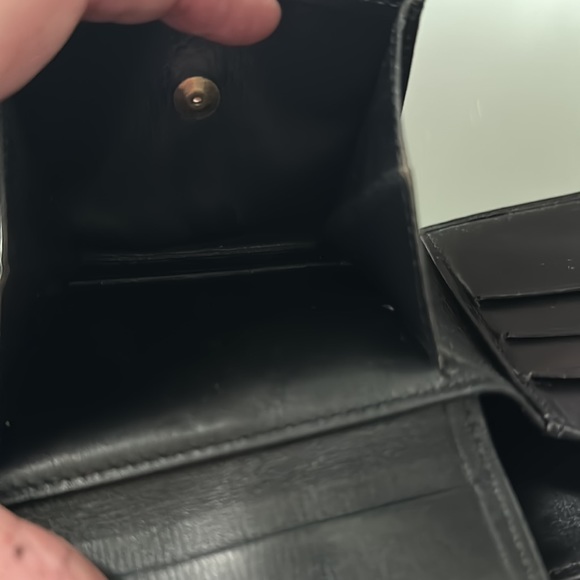 Louis Vuitton Black Epi Bifold Wallet - Picture 6 of 7